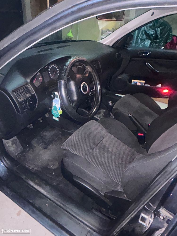 VW Golf - 4