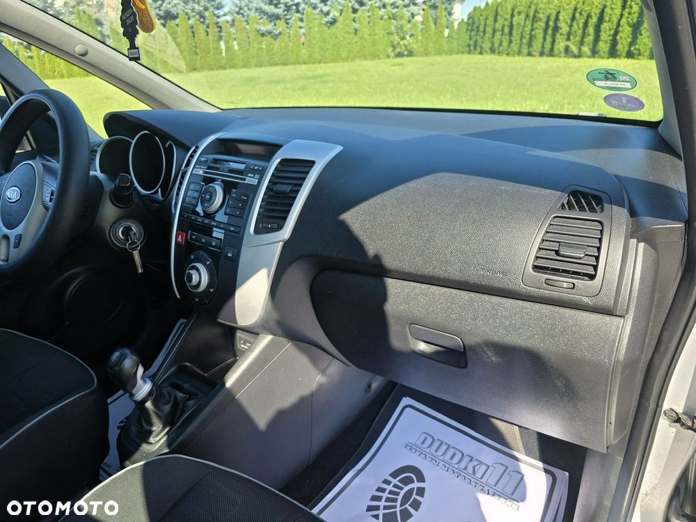 Kia Venga - 22