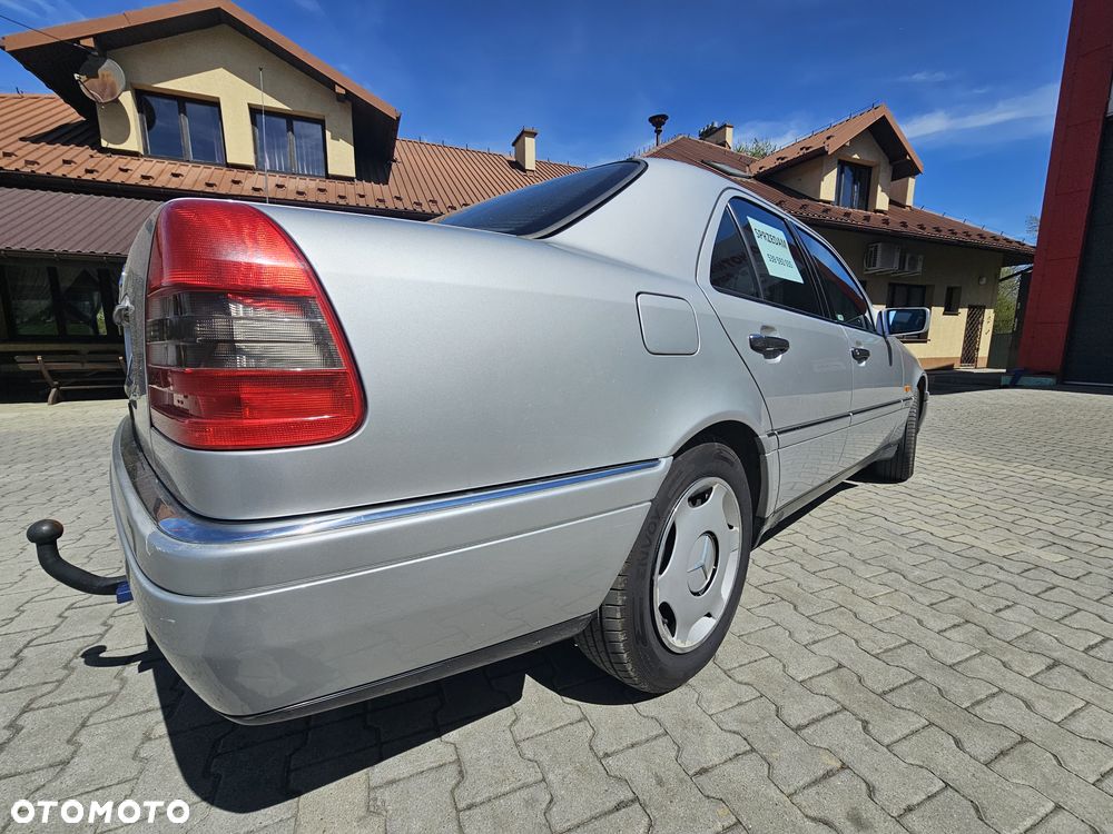 Mercedes-Benz Klasa C 180 Elegance - 7
