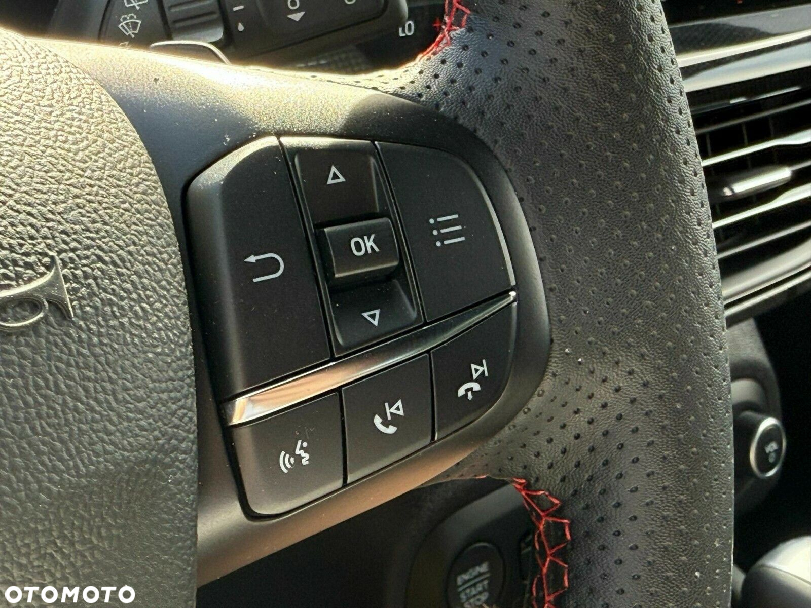 Ford Focus 1.0 EcoBoost mHEV ST-Line X - 17