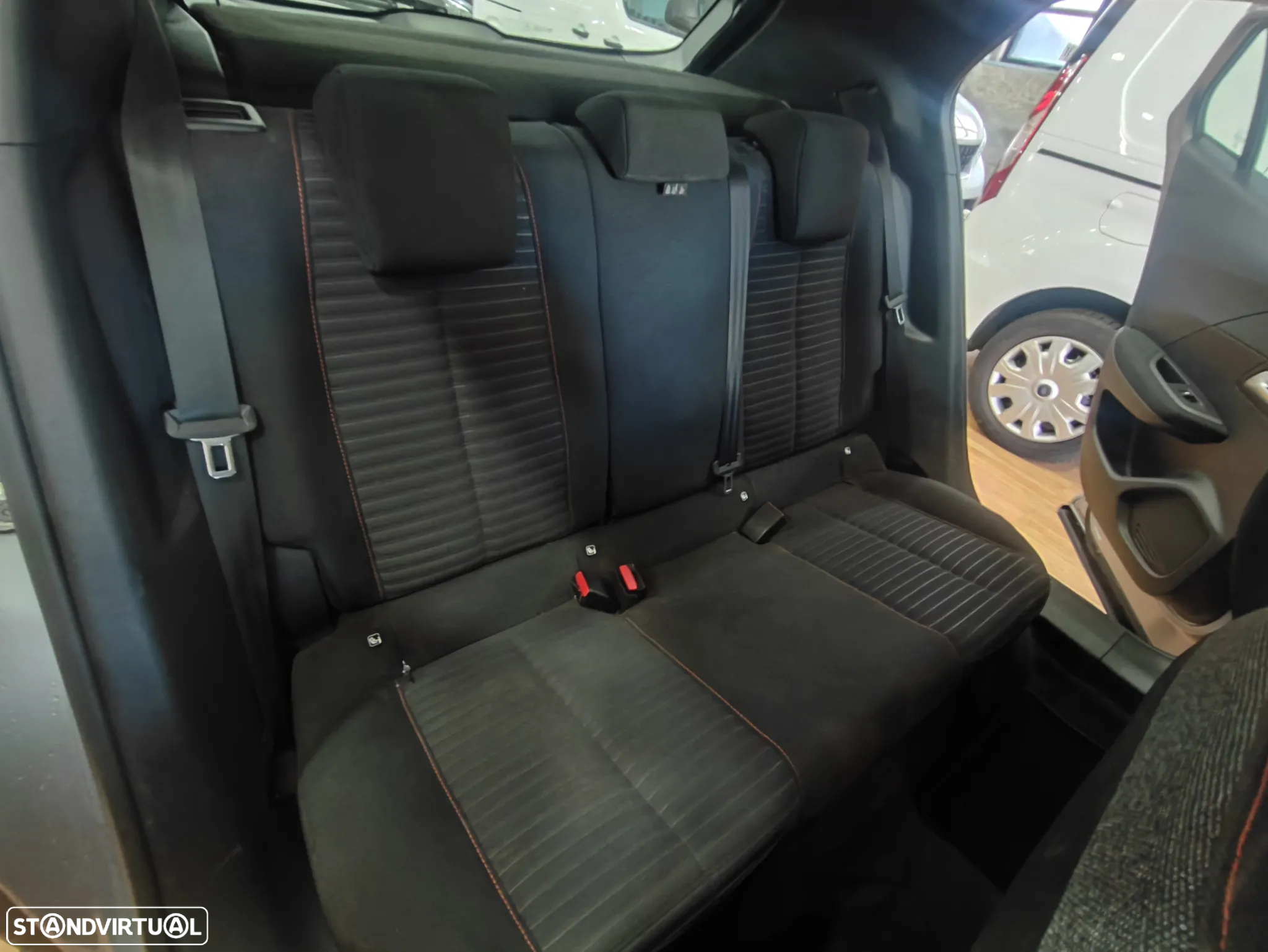 Peugeot 2008 BlueHDi 110 Active - 18