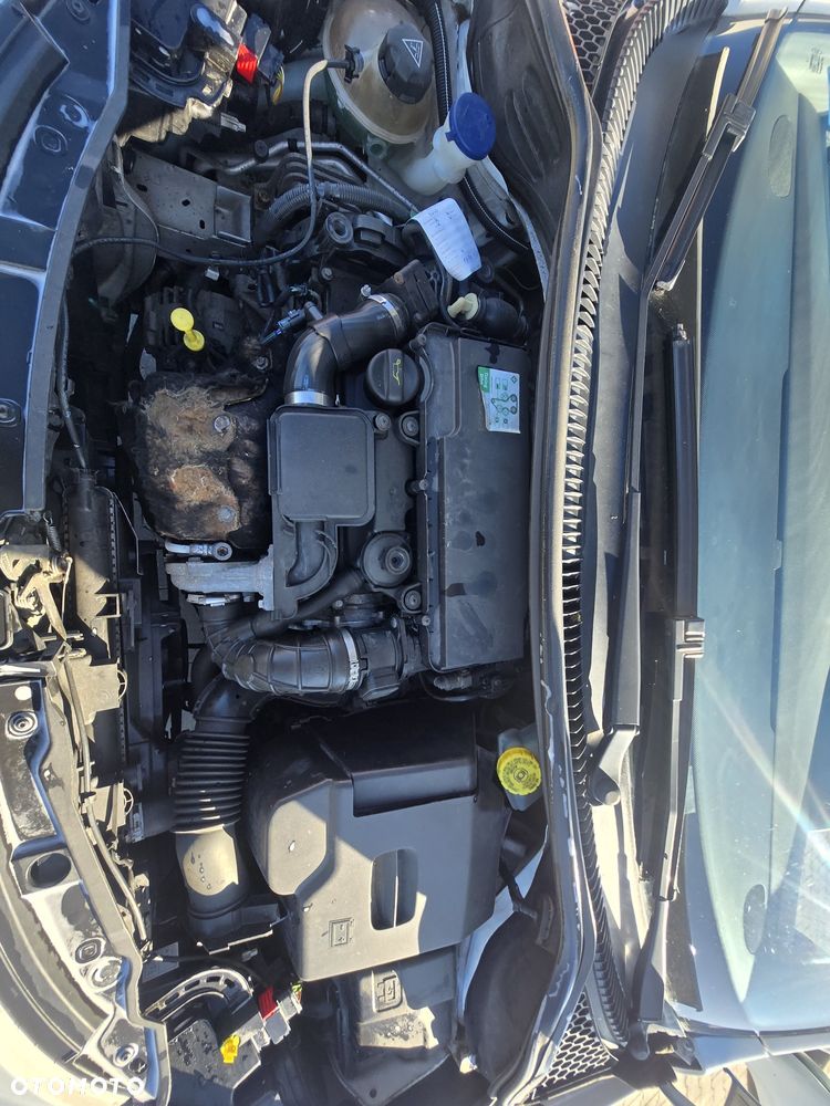 Peugeot 207 - 8