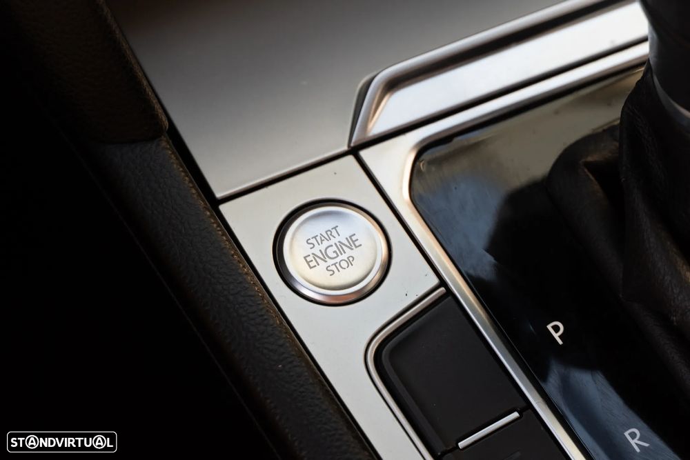 VW Passat Variant 1.6 TDI SCR DSG Business - 17