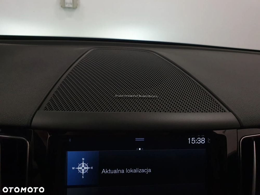 Volvo XC 60 D4 R-Design - 19