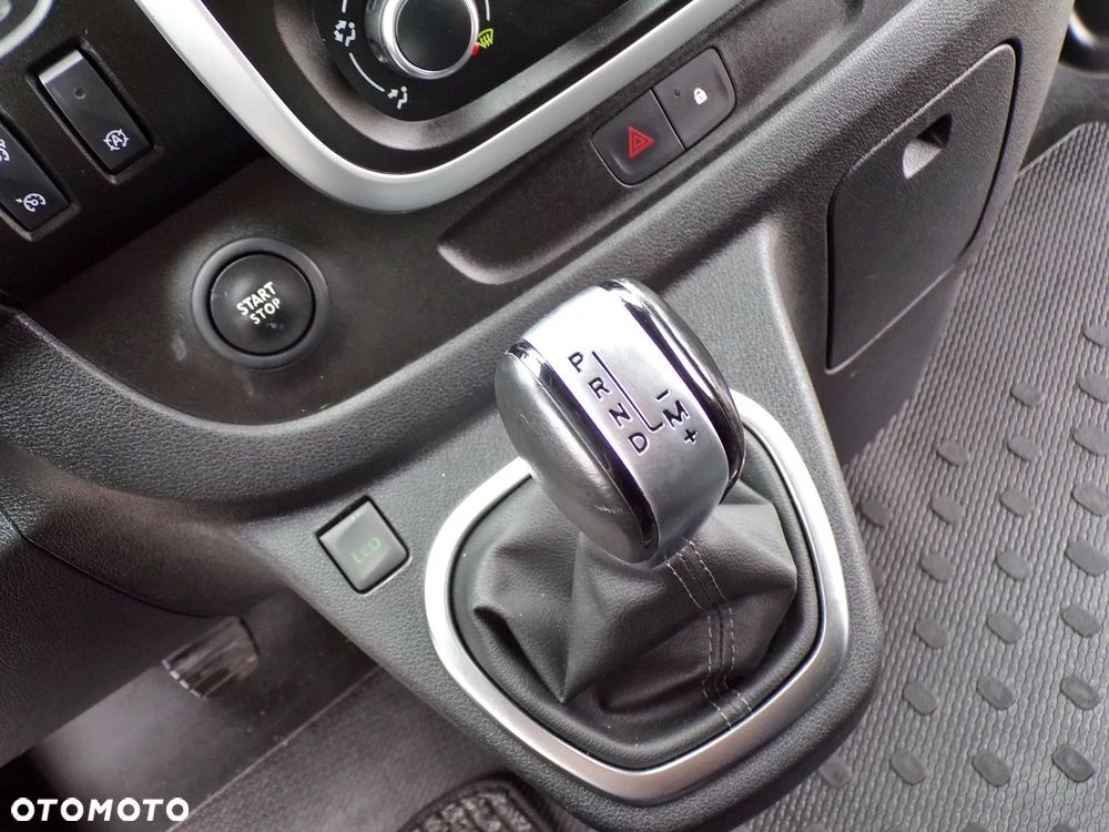 Renault Trafic - 25