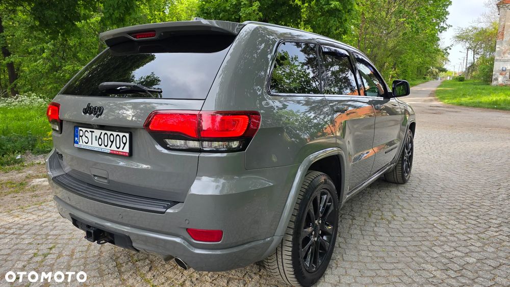 Jeep Grand Cherokee - 11