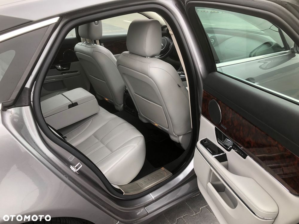 Jaguar XJ 3.0 V6 Kompressor Premium Luxury - 14