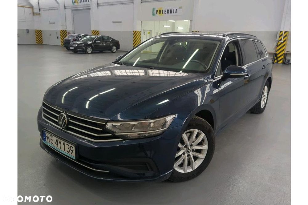 Volkswagen Passat - 1