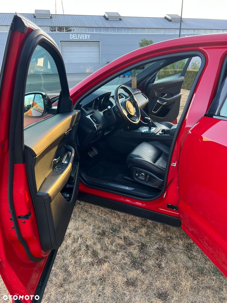 Jaguar E-Pace 2.0 i4P AWD R-Dynamic S - 9
