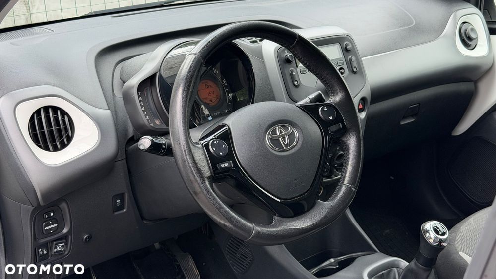 Toyota Aygo x-business - 19