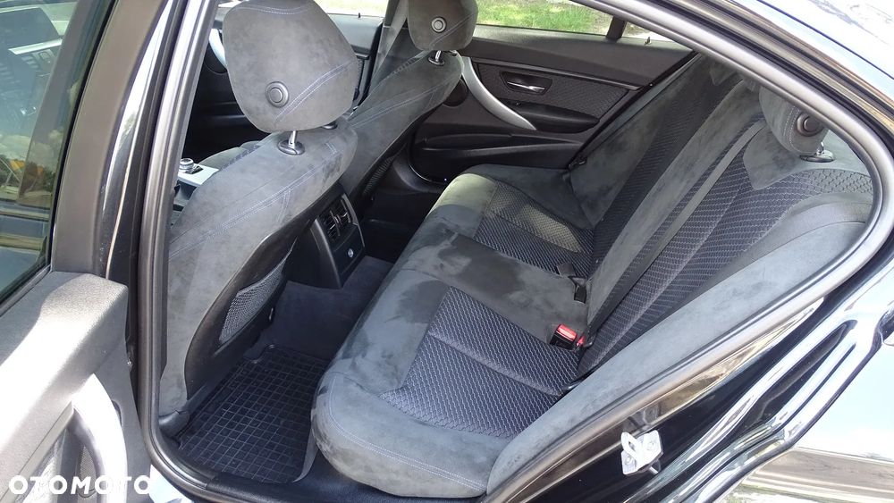 BMW Seria 3 320d Sport-Aut Sport Line - 14
