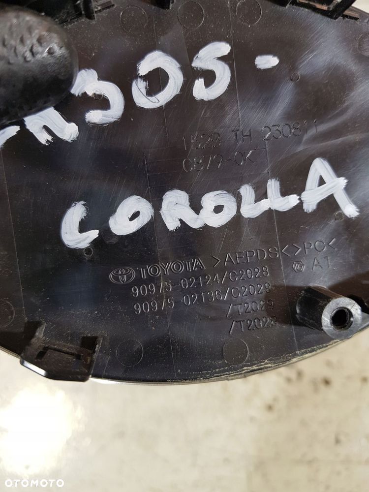 emblemat znaczek 90975-02124 toyota corolla xii e21 lift - 4