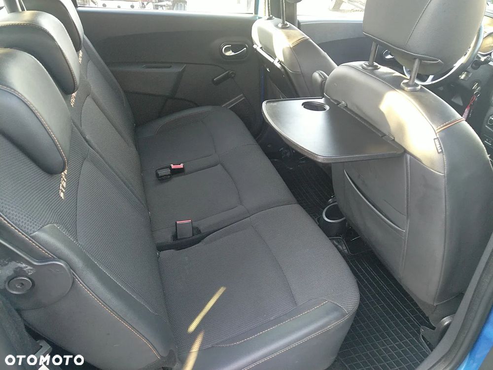 Dacia Lodgy TCe 115 Stepway - 11