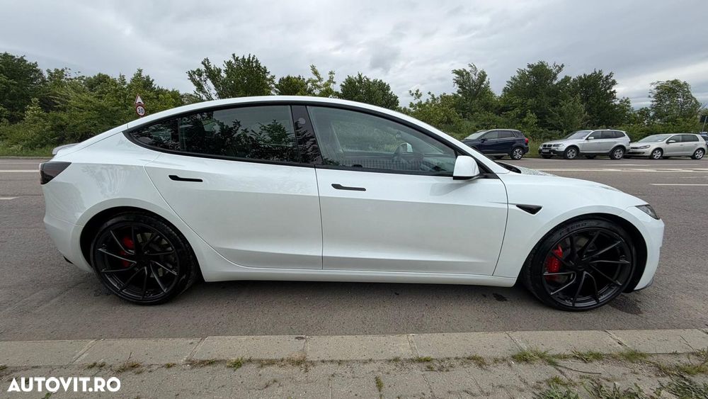 Tesla Model 3 Performance - 3