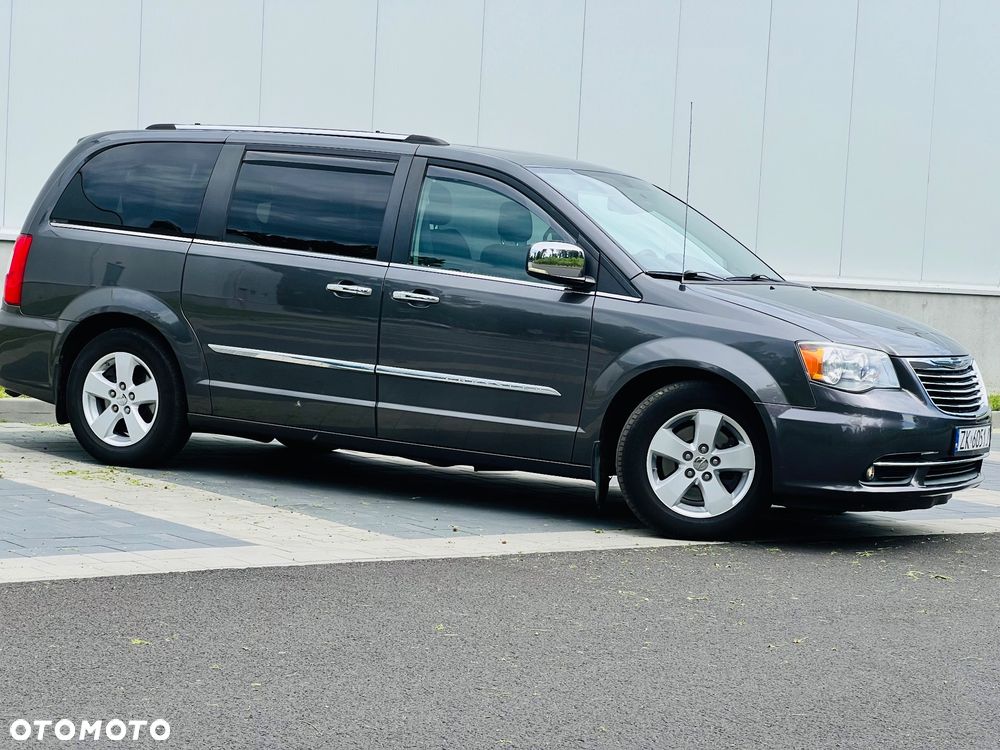 Chrysler Town & Country 3.6 Limited - 14