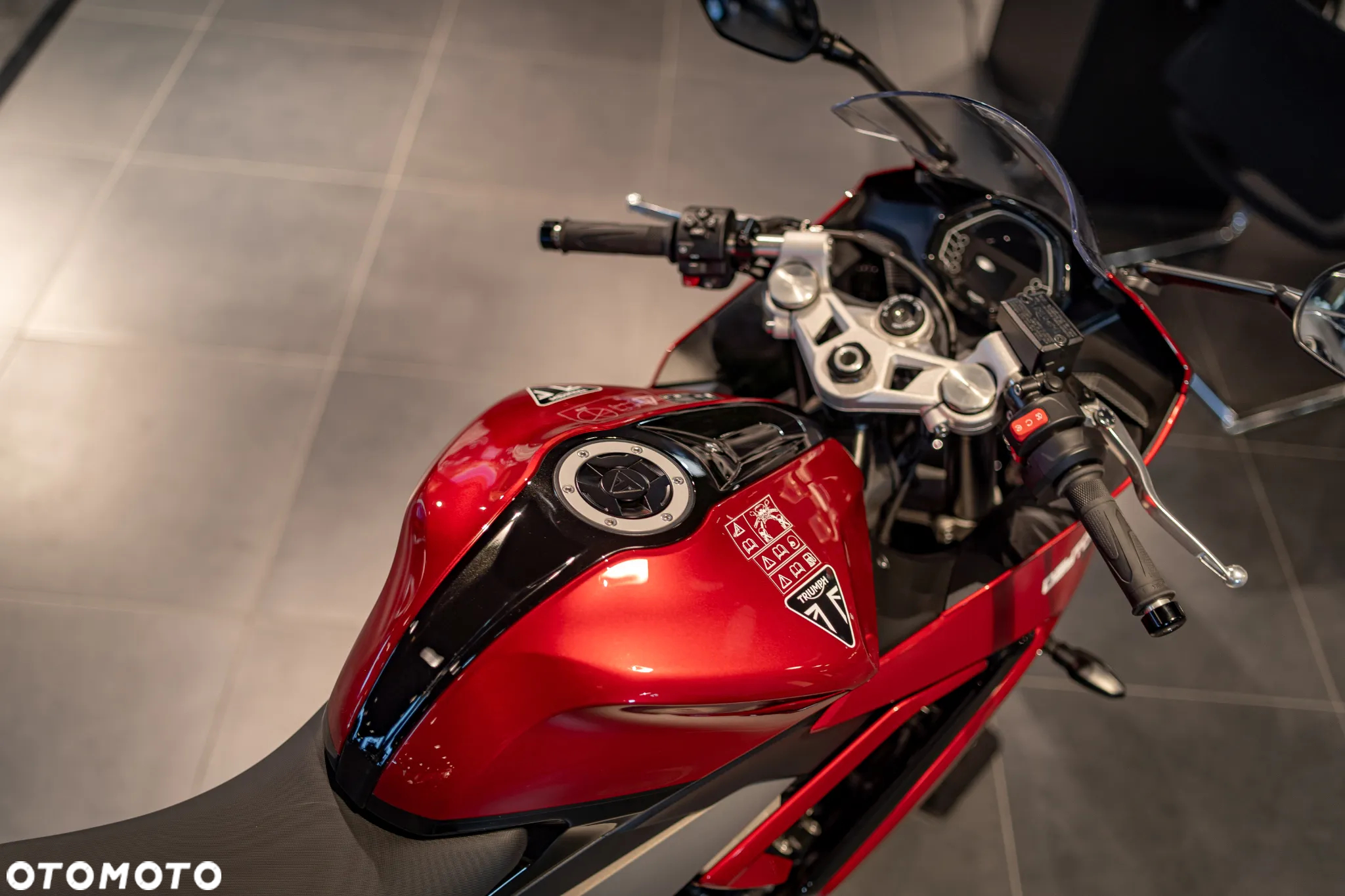 Triumph Daytona - 12