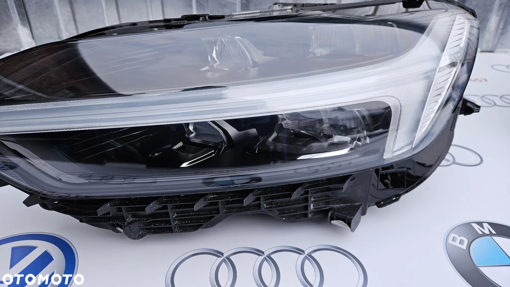 Reflektor lewy Lampa lewa VOLVO XC60 II FULL LED SYSTEM  NOWE  31420417  Czarny środek - 6