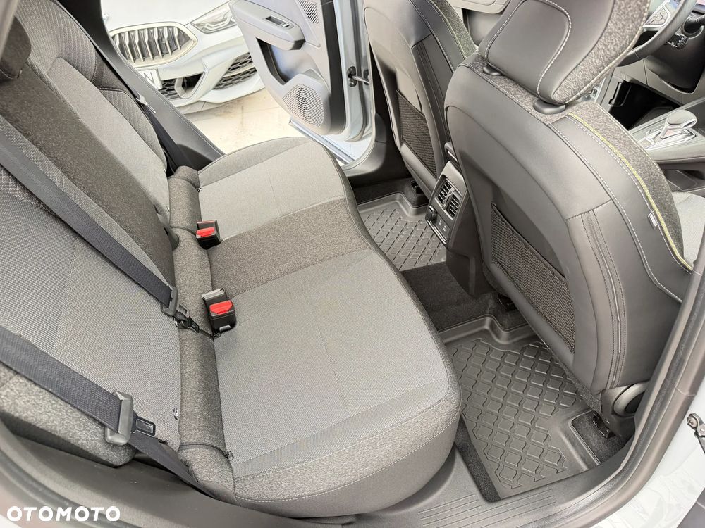 Renault Captur 1.3 TCe mHEV Techno EDC - 8