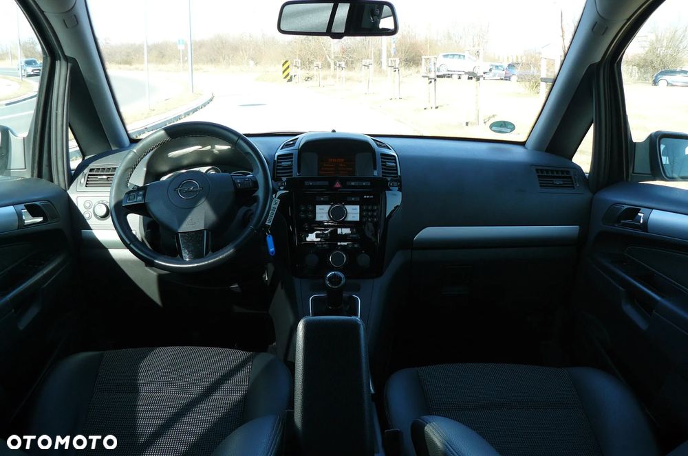 Opel Zafira - 22
