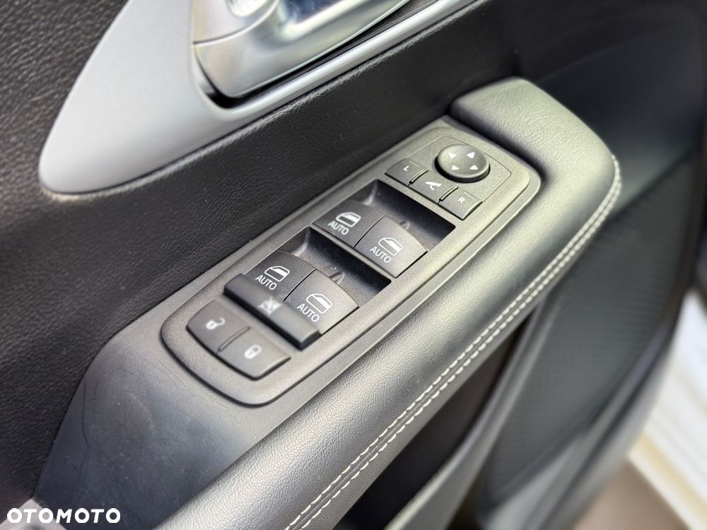 Chrysler Pacifica - 17