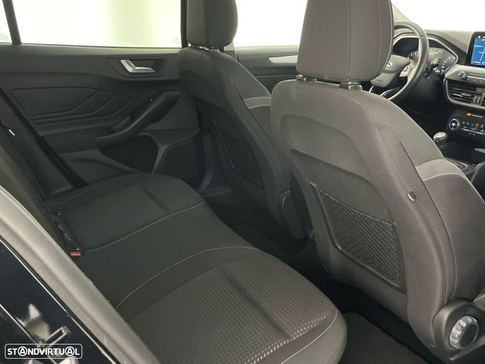 Ford Focus 1.0 EcoBoost Titanium - 26