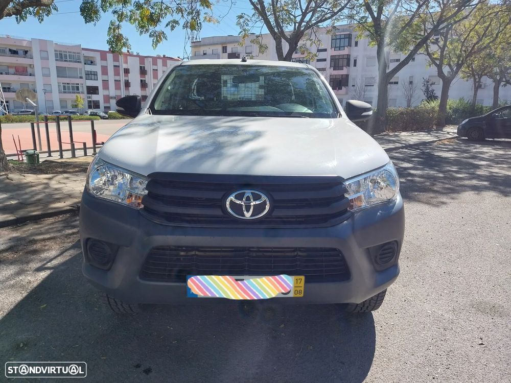 Toyota Hilux 2.4 D-4D 4WD CD CM - 2