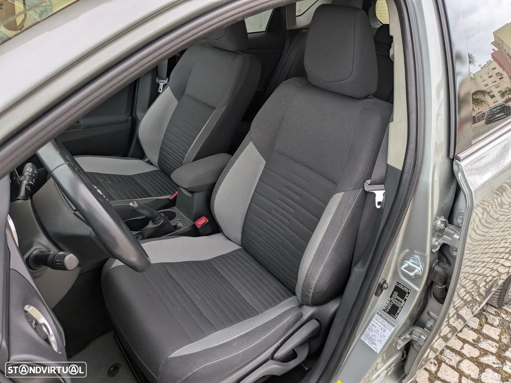 Toyota Auris 1.8 HSD Comfort +P.Sport+Navi - 5