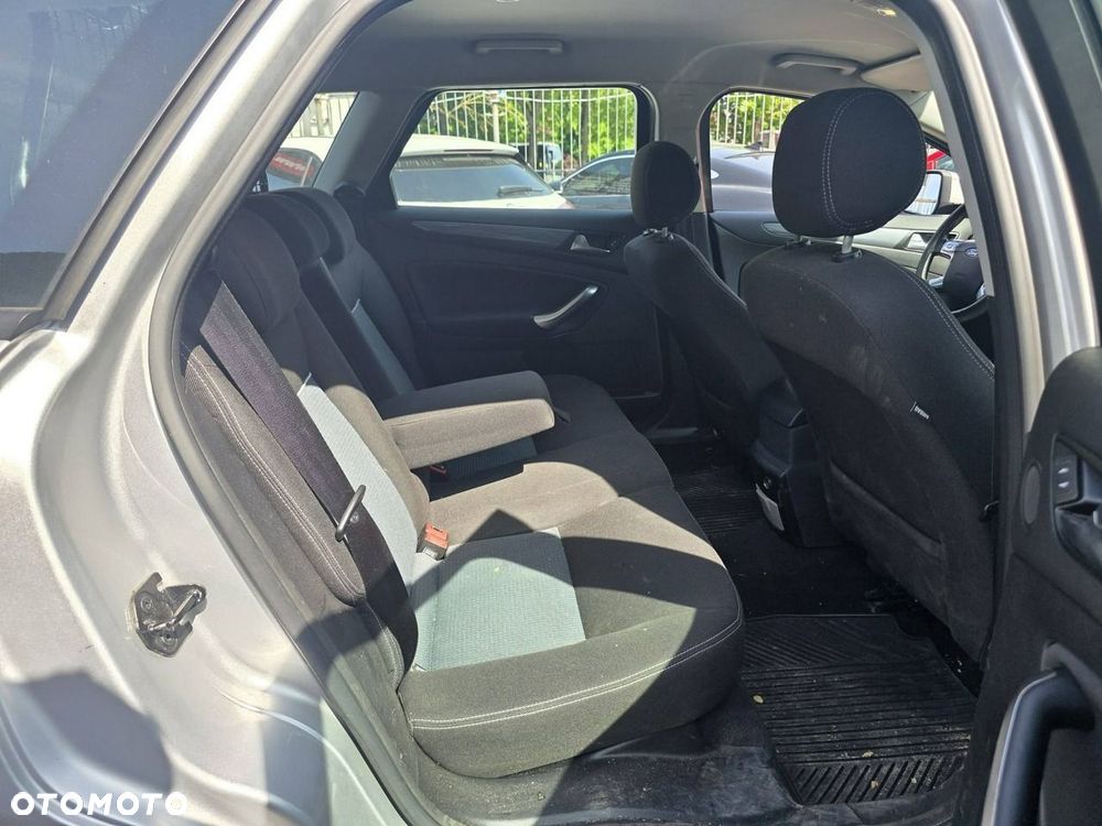 Ford Mondeo 2.0 TDCi Ambiente - 25
