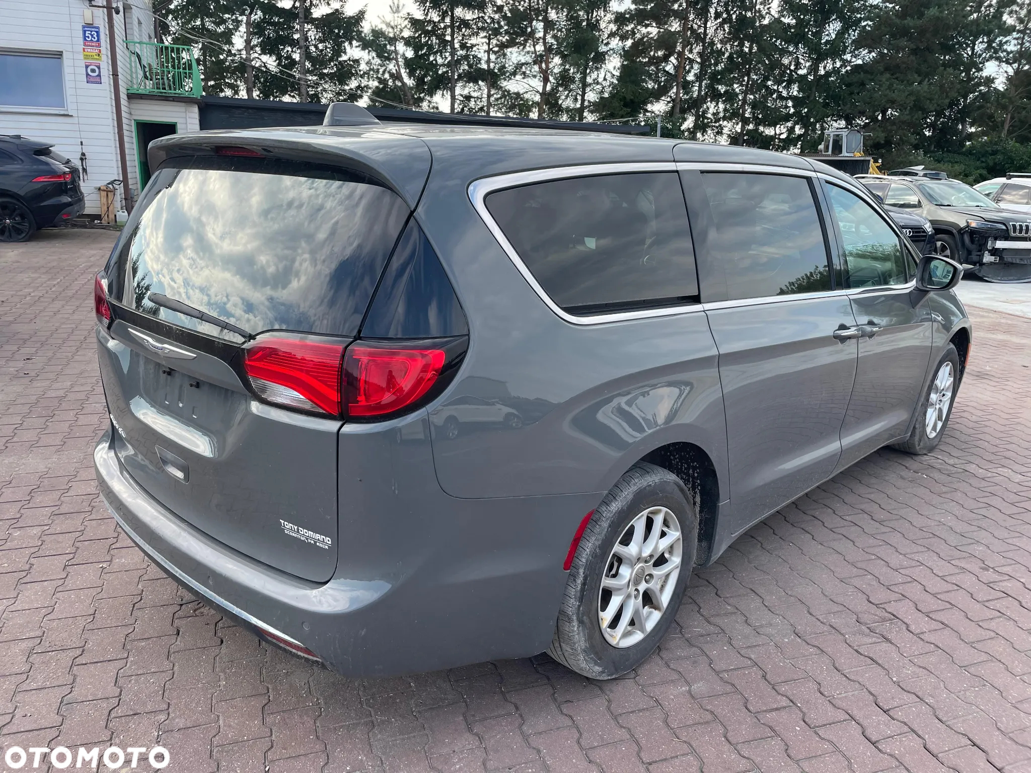 Chrysler Pacifica - 6