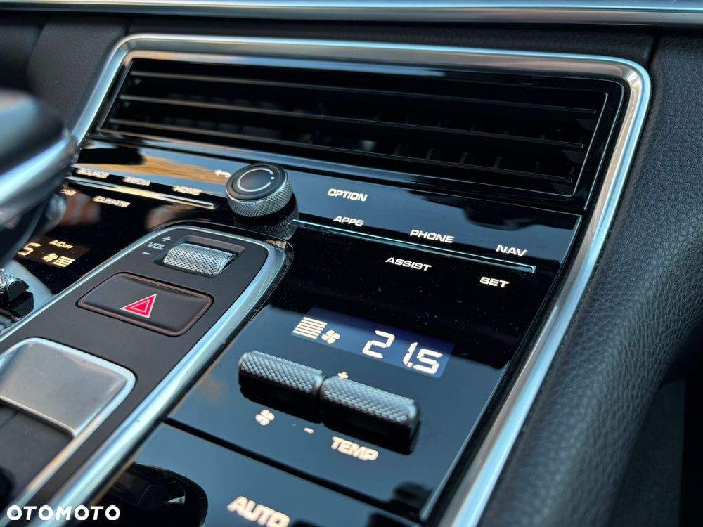 Porsche Panamera 4 Platinum Edition - 21