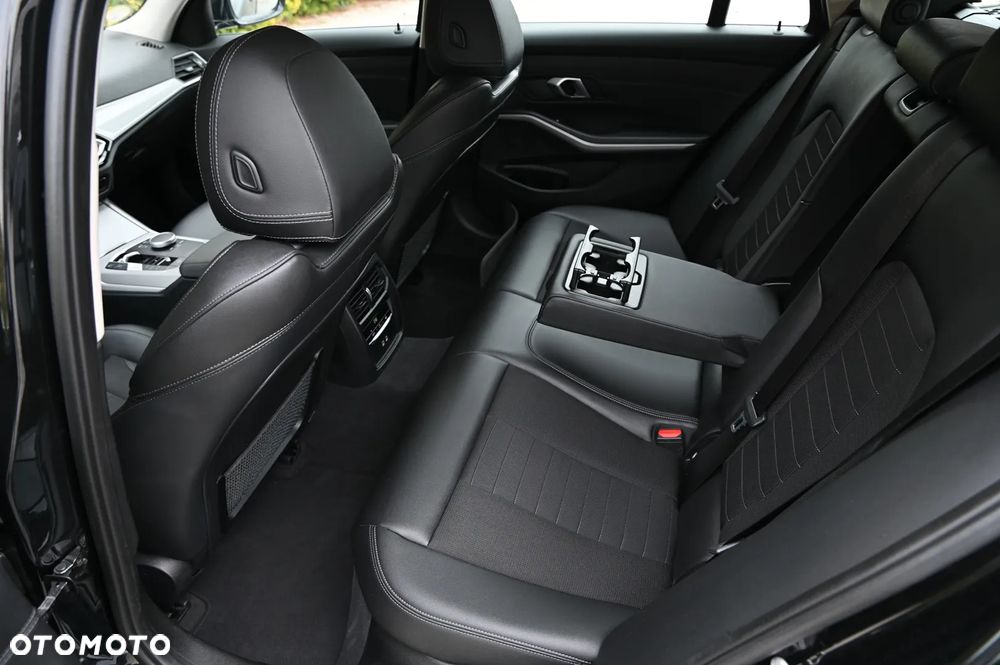 BMW Seria 3 - 26