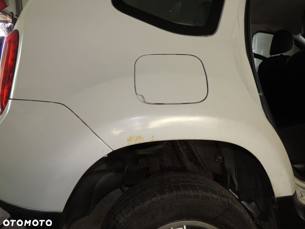 Ćwiartka nadwozia prawy tył DACIA DUSTER 1.6 16V '13r