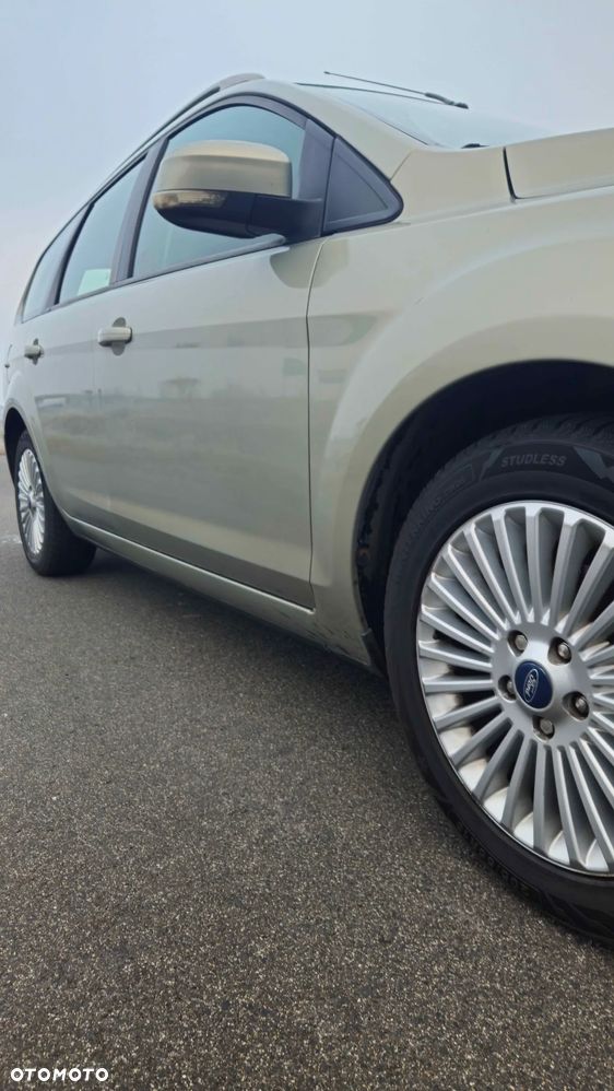 Ford Focus 1.6 Trend - 9