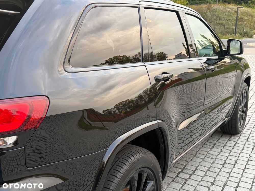Jeep Grand Cherokee - 15