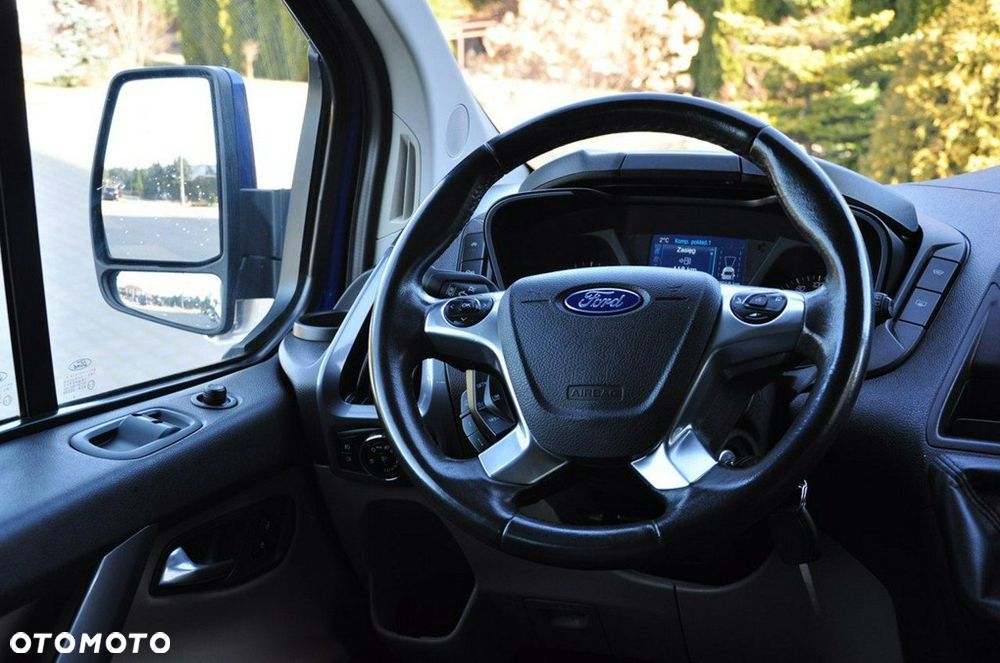 Ford Tourneo Custom - 34