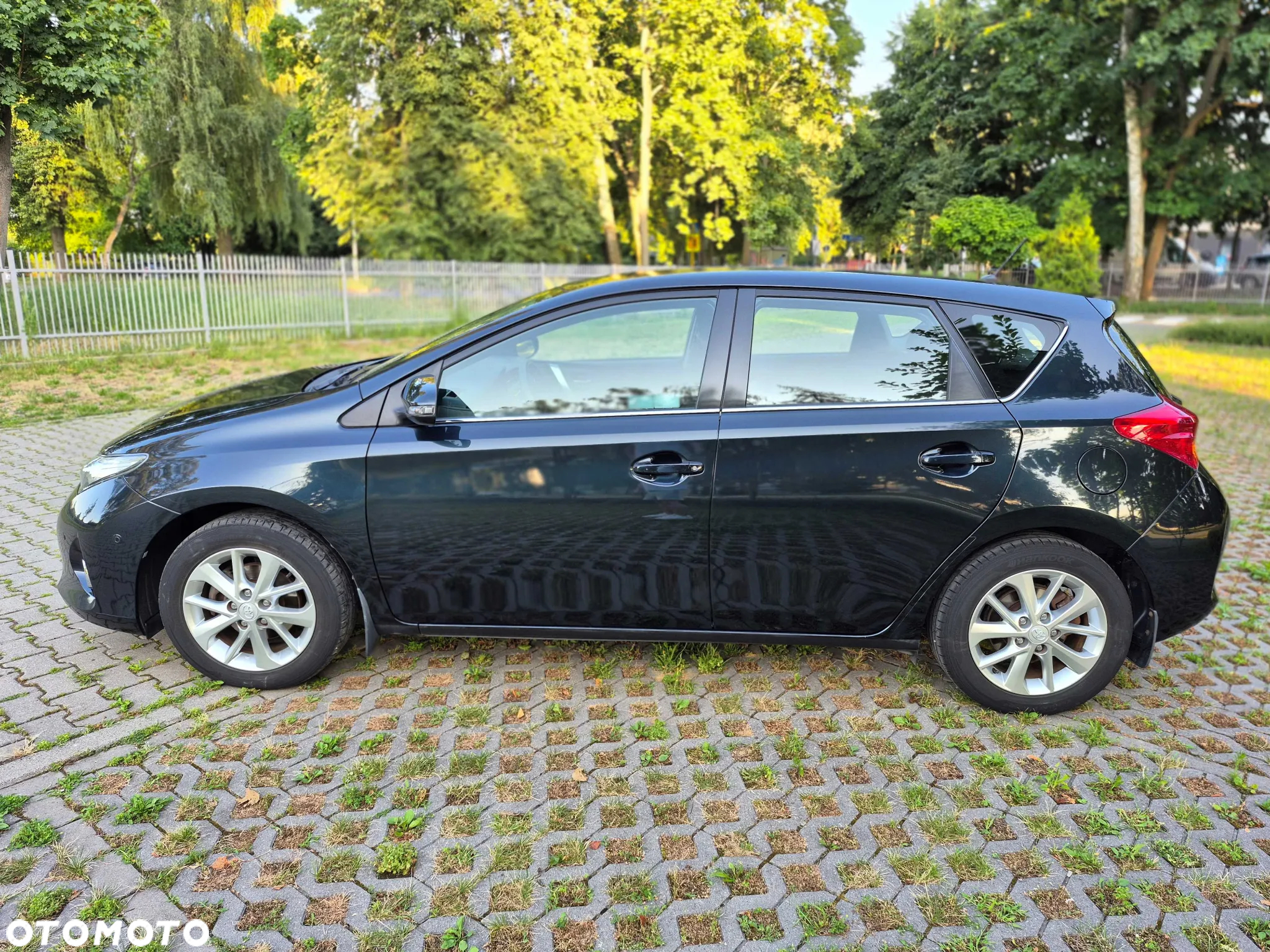 Toyota Auris 1.6 Premium Comfort - 8