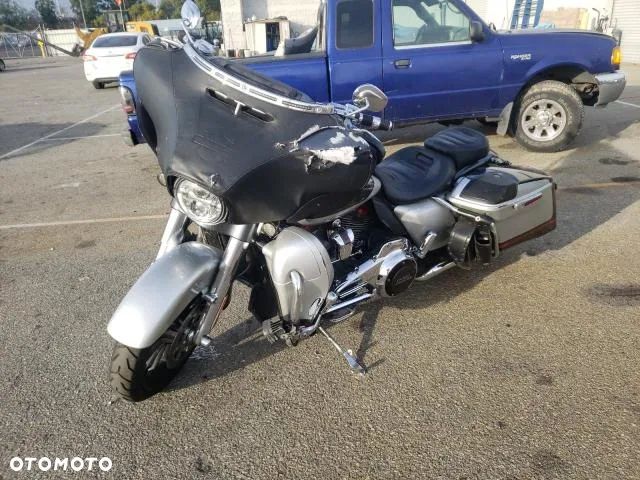 Harley-Davidson Touring Street Glide - 2