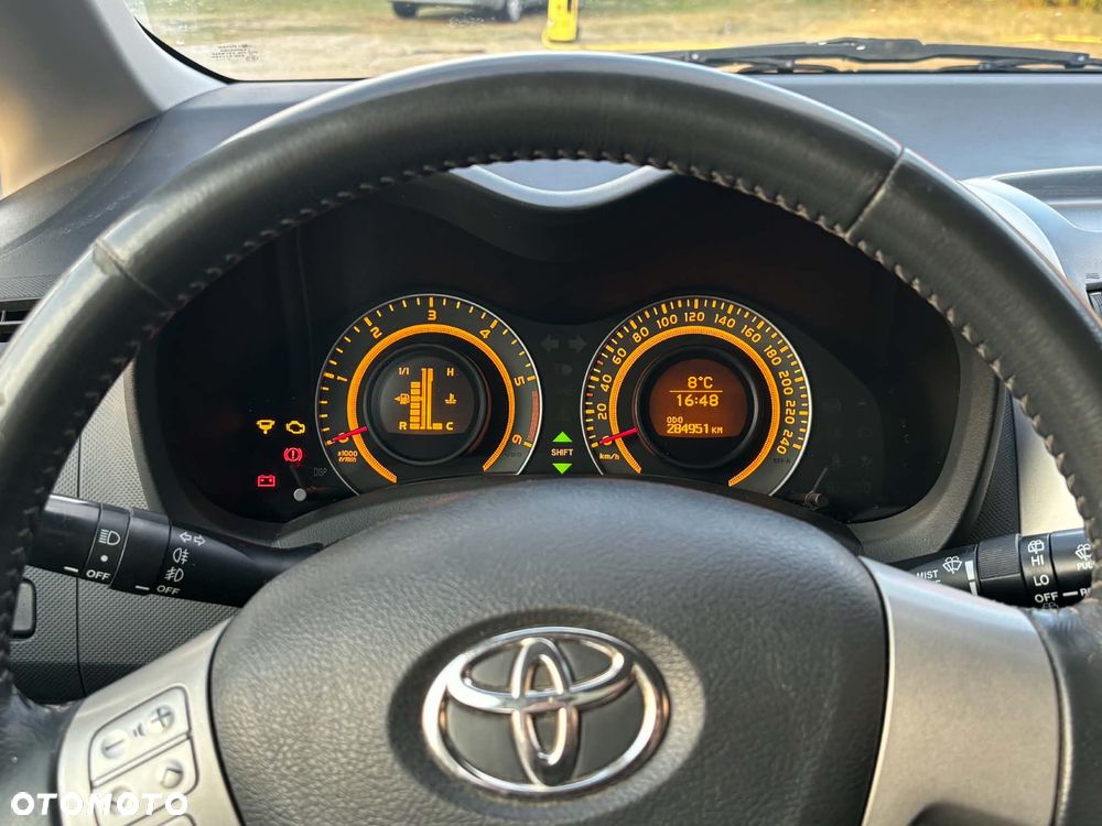 Toyota Auris 2.0 D-4D - 5