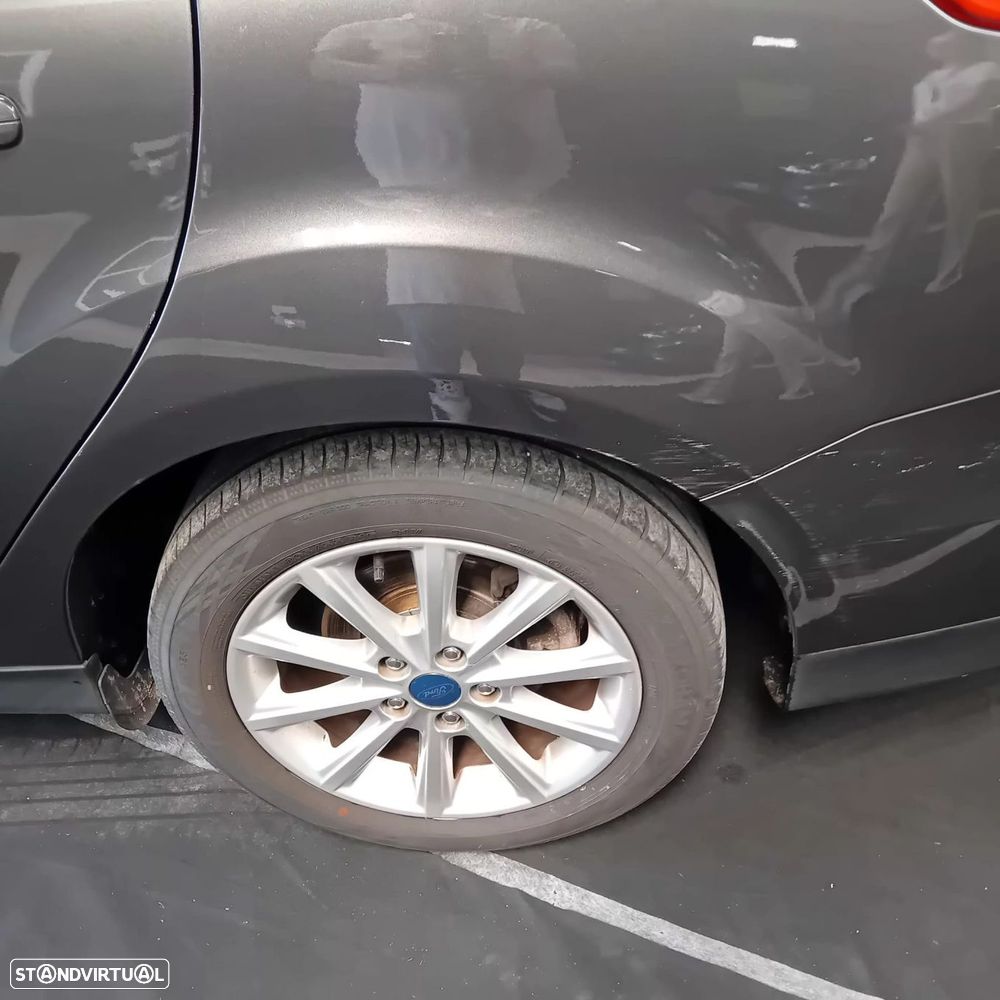 Ford Focus 1.5 TDCi ECOBlue Titanium - 46