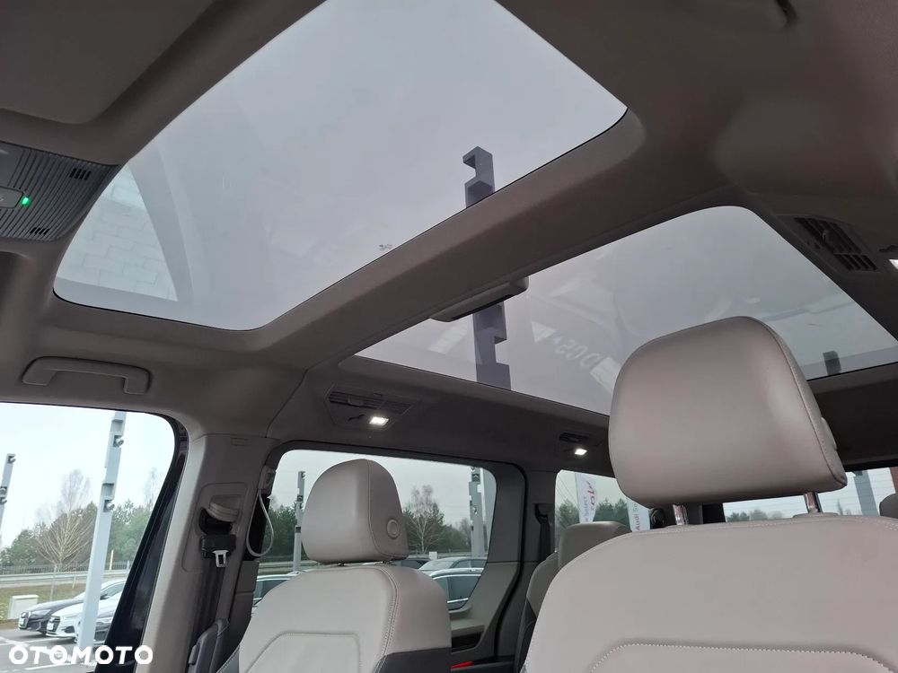 Volkswagen Multivan - 15