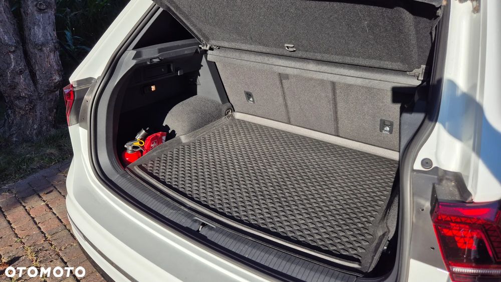Volkswagen Tiguan - 12