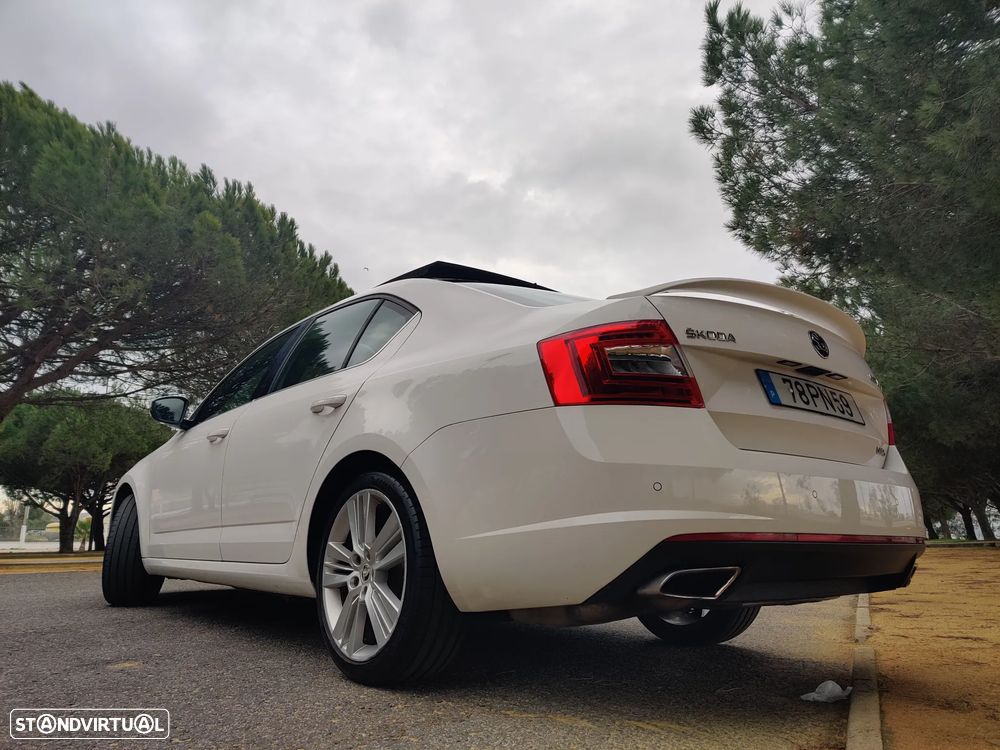 Skoda Octavia 2.0 TDI RS DSG - 11