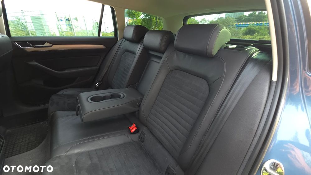 Volkswagen Passat - 25
