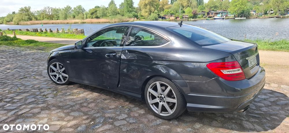 Mercedes-Benz Klasa C 180 Coupe BlueEFFICIENCY 7G-TRONIC - 21