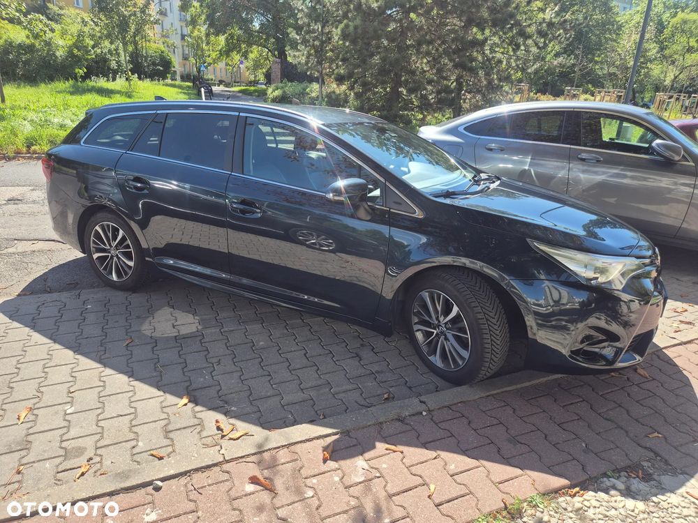 Toyota Avensis 1.8 Prestige MS - 2