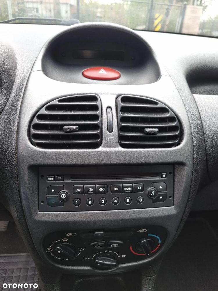 Peugeot 206 1.4 Trendy - 5