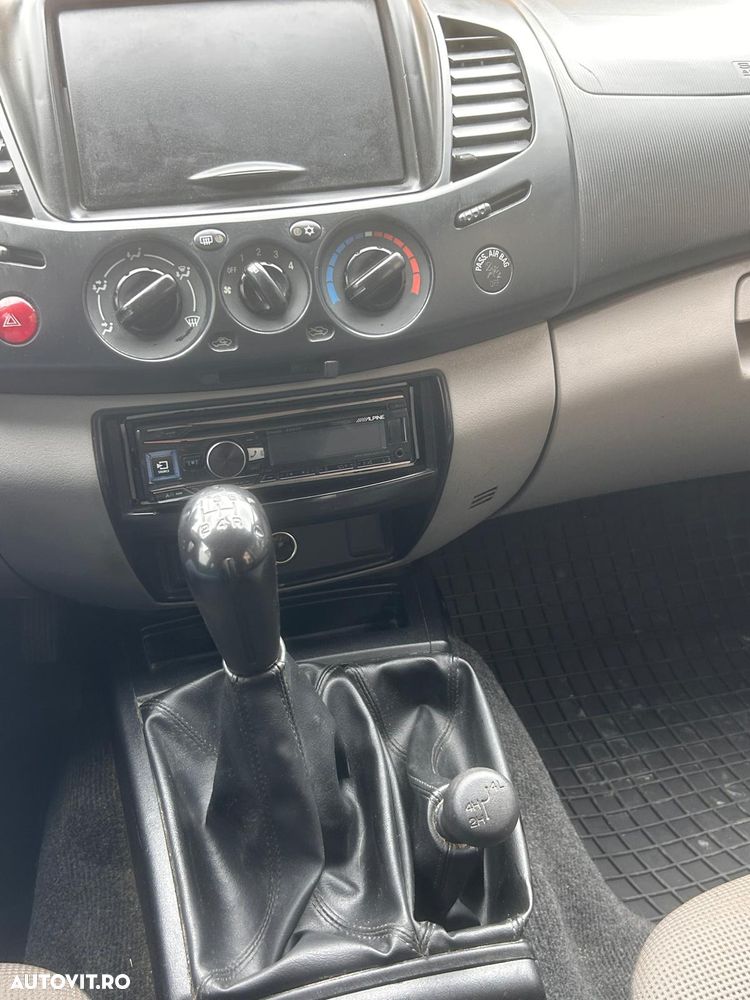 Mitsubishi L200 - 10
