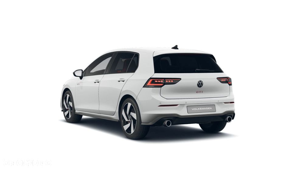 Volkswagen Golf - 6