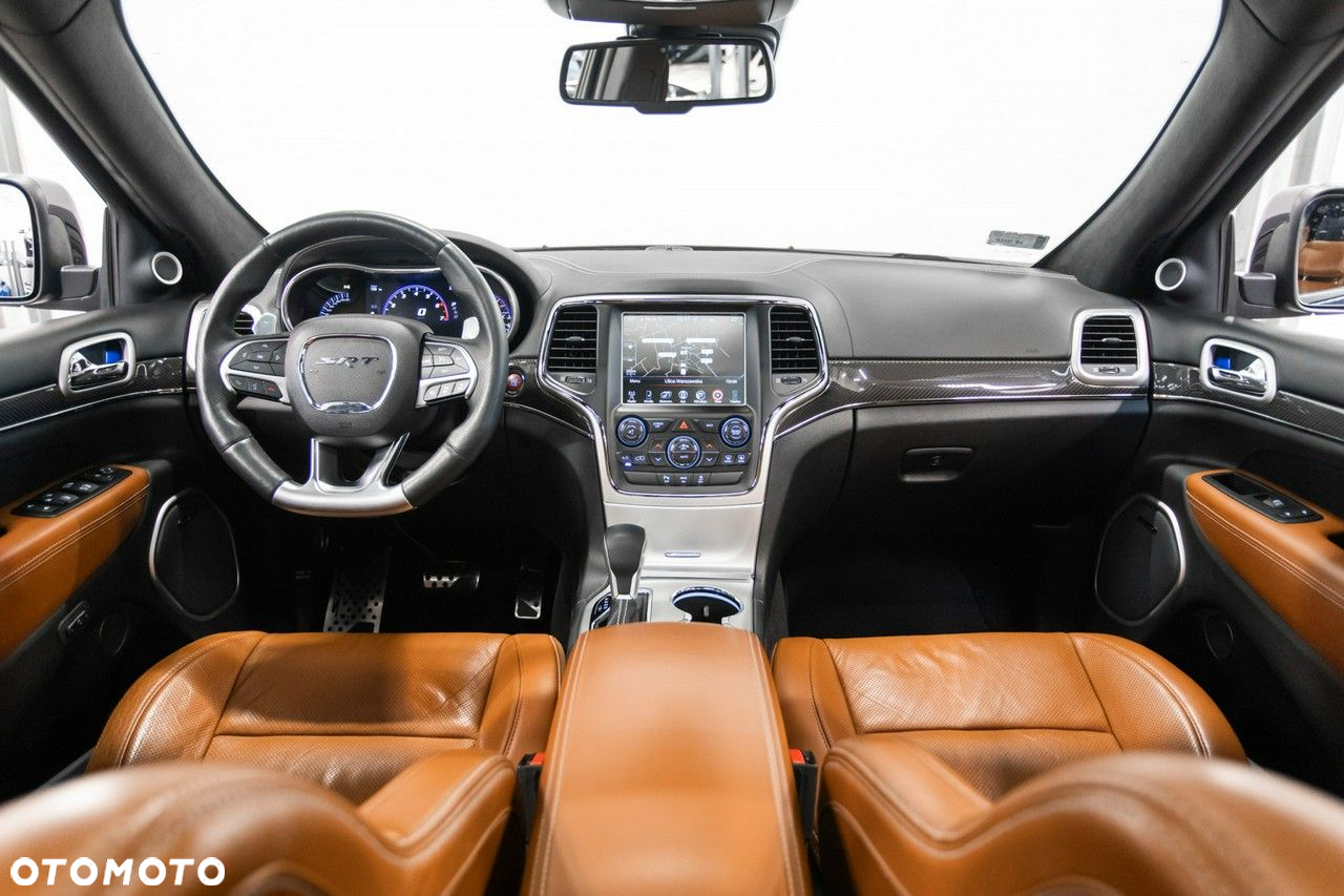 Jeep Grand Cherokee - 22