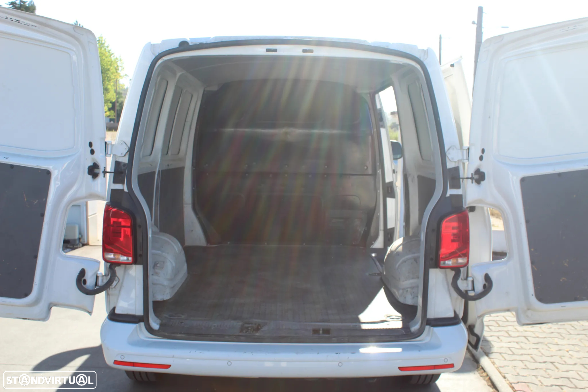 VW Transporter 2.0 TDi Business - 8